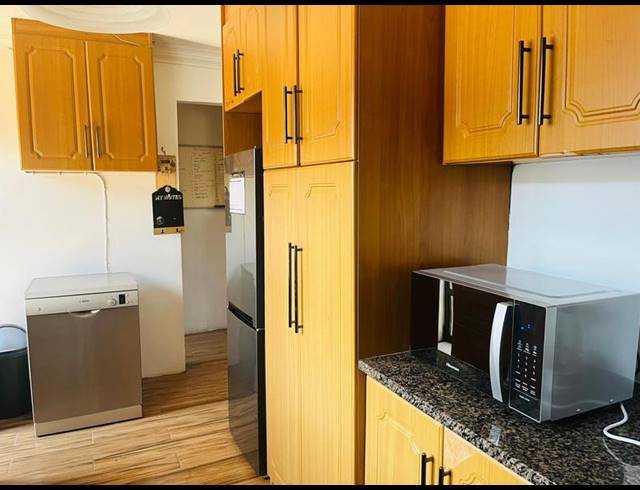 3 BEDROOM HOUSE FOR SALE IN GROVE END